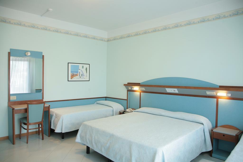 Hotel Arizona Риччоне Екстер'єр фото